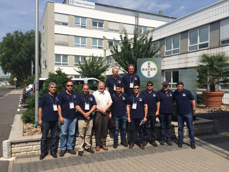 Grupo da Coocam visita unidades da Bayer na Europa