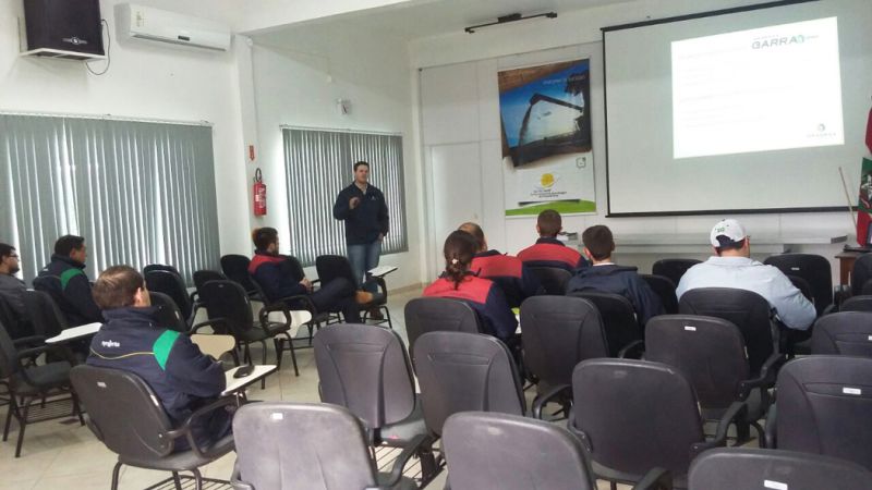 Departamento técnico participa de treinamento sobre cultivares de soja