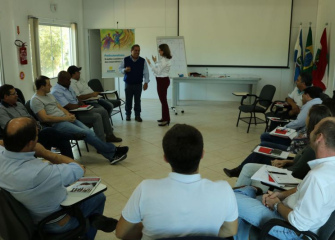 Lideres da Coocam participam do curso Coaching para Gestores