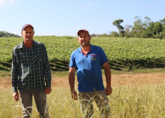 Família do município de Celso Ramos, cliente da Coocam, estará no Programa Resenha do Cooperativismo e Agronegócio