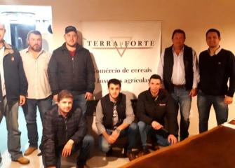 Agrônomos da Coocam participam de palestra técnica em Papanduva